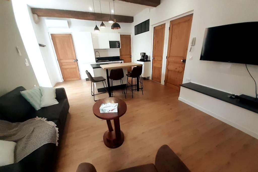 Classe 4 Etoiles - Cybele - Centre Ville 2 Chambres, Cour Privative Et Garage Vienne  Exterior photo